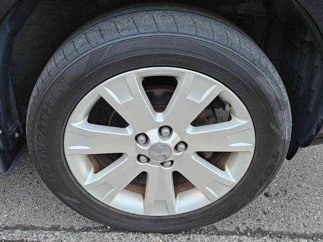 デリカD:5 G プレミアム 切替4WD 両側電動スライドドア オートバックドア付 キーフリー ETC タイヤ4本新品交換 8人乗り フル装備 純正ナビ CD カメラ 純正アルミ HID ルームクリーニング済 車検R8年10月まで(38枚目)