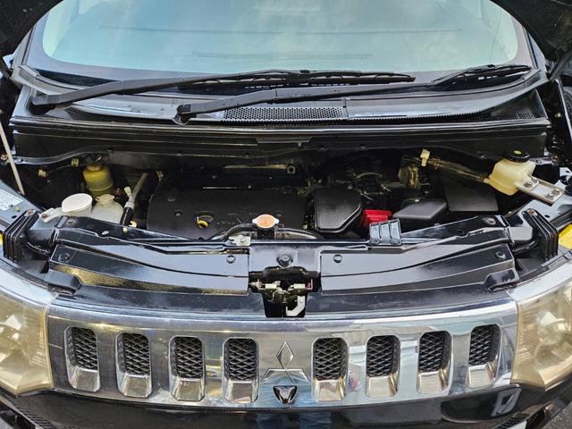 デリカD:5 G プレミアム 切替4WD 両側電動スライドドア オートバックドア付 キーフリー ETC タイヤ4本新品交換 8人乗り フル装備 純正ナビ CD カメラ 純正アルミ HID ルームクリーニング済 車検R8年10月まで(44枚目)