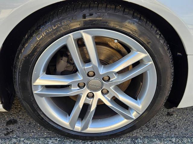 Ａ４ Ｓラインプラス　スポーツＳラインパッケージ　中古車保証付　ターボ　メーカーナビ　フルセグＴＶ　キーフリー　バックカメラ　ドラレコ　ＥＴＣ　ハーフレザーシート　シートヒーター　パワーシート　ＨＩＤライト　純正アルミ（39枚目）