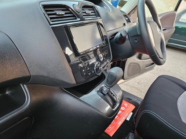 セレナ ライダー S-ハイブリッド 両側電動スライドドア付 タイヤ4本新品交換 社外ナビ フルセグTV CD DVD キーフリー2本 ETC タイミングチェーン 8人乗 純正アルミ HIDライト ルームクリーニング済(29枚目)