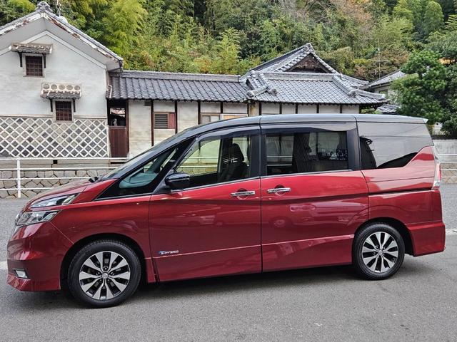 セレナ ハイウェイスター　２５ｔｈスペシャルセレクションＢ　中古車保証付　両側電動スライドドア　純正ナビ　フルセグ　全方位カメラ　バックカメラ　ドラレコ　ＥＴＣ　キーフリー　リアフリップダウンモニター　８人乗　ＬＥＤライト　ＢＬＵＥＴＯＯＴＨ　安全装置付（6枚目）