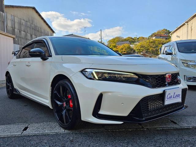 シビック タイプR タイプR(4名) 登録済み未使用車 走行10キロ 新車保証継承 ワンオーナー 6MT ディスプレイオーディオ バックカメラ BLUETOOTH キーフリー2本 ETC LEDヘッドライト リアスポ(2枚目)