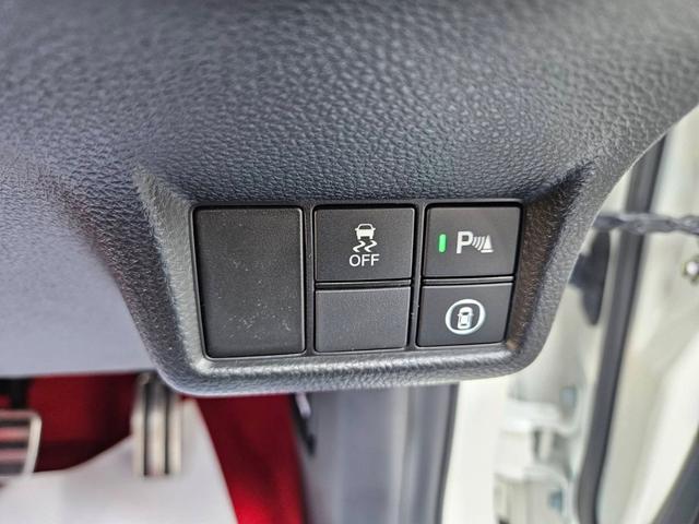 シビック タイプR タイプR(4名) 登録済み未使用車 走行10キロ 新車保証継承 ワンオーナー 6MT ディスプレイオーディオ バックカメラ BLUETOOTH キーフリー2本 ETC LEDヘッドライト リアスポ(19枚目)