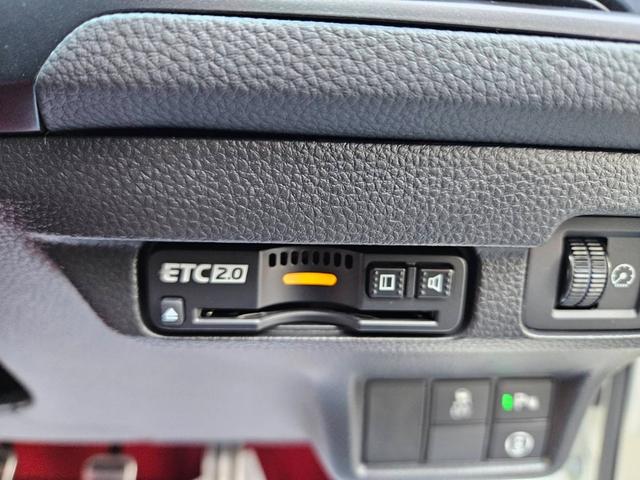 シビック タイプR タイプR(4名) 登録済み未使用車 走行10キロ 新車保証継承 ワンオーナー 6MT ディスプレイオーディオ バックカメラ BLUETOOTH キーフリー2本 ETC LEDヘッドライト リアスポ(24枚目)