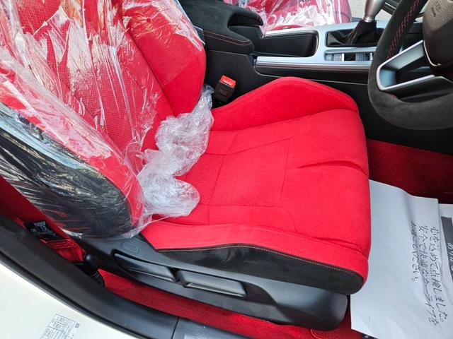 シビック タイプR タイプR(4名) 登録済み未使用車 走行10キロ 新車保証継承 ワンオーナー 6MT ディスプレイオーディオ バックカメラ BLUETOOTH キーフリー2本 ETC LEDヘッドライト リアスポ(28枚目)
