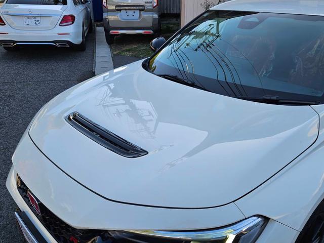 シビック タイプR タイプR(4名) 登録済み未使用車 走行10キロ 新車保証継承 ワンオーナー 6MT ディスプレイオーディオ バックカメラ BLUETOOTH キーフリー2本 ETC LEDヘッドライト リアスポ(40枚目)