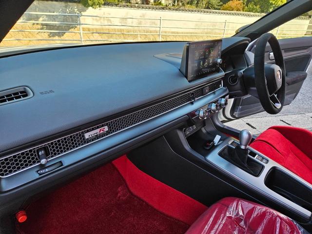 シビック タイプR タイプR(4名) 登録済み未使用車 走行10キロ 新車保証継承 ワンオーナー 6MT ディスプレイオーディオ バックカメラ BLUETOOTH キーフリー2本 ETC LEDヘッドライト リアスポ(49枚目)