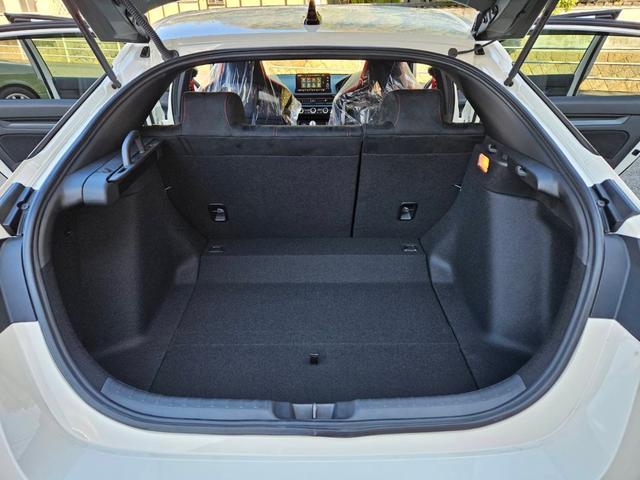 シビック タイプR タイプR(4名) 登録済み未使用車 走行10キロ 新車保証継承 ワンオーナー 6MT ディスプレイオーディオ バックカメラ BLUETOOTH キーフリー2本 ETC LEDヘッドライト リアスポ(50枚目)