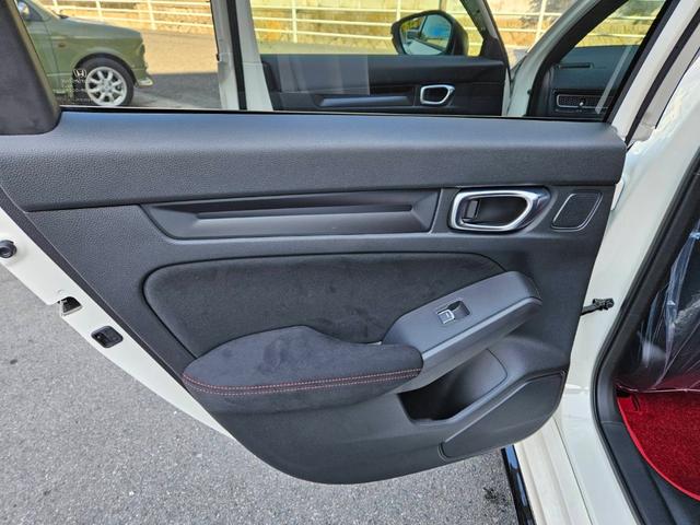 シビック タイプR タイプR(4名) 登録済み未使用車 走行10キロ 新車保証継承 ワンオーナー 6MT ディスプレイオーディオ バックカメラ BLUETOOTH キーフリー2本 ETC LEDヘッドライト リアスポ(60枚目)