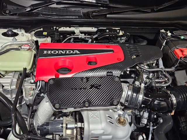 シビック タイプR タイプR(4名) 登録済み未使用車 走行10キロ 新車保証継承 ワンオーナー 6MT ディスプレイオーディオ バックカメラ BLUETOOTH キーフリー2本 ETC LEDヘッドライト リアスポ(63枚目)