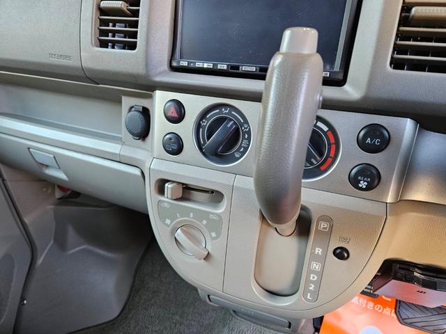 エブリイワゴン JPターボ 4WD ターボ付 中古車1年保証付 タイヤ4本新品交換 インパネオートマ 社外アルミホイル タイミングチェーン シートヒーター フル装備 キーレス ETC ナビ CD ルームクリーニング済(16枚目)