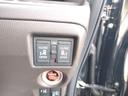 両側電動スライドドア!!荷物で手が塞がるなど簡単にドアの開閉が出来ます!何より力いらずで開閉OK!女性やお年寄りにも優しい。電動機能はOFFにもできますから元気なお子様の駆け出しも安心!