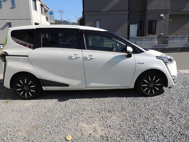 シエンタ ハイブリッドＧ　ナビ　地デジ　フルセグ　バックカメラ　両側電動スライドドア　ビルトインＥＴＣ　社外アルミホイール（6枚目）