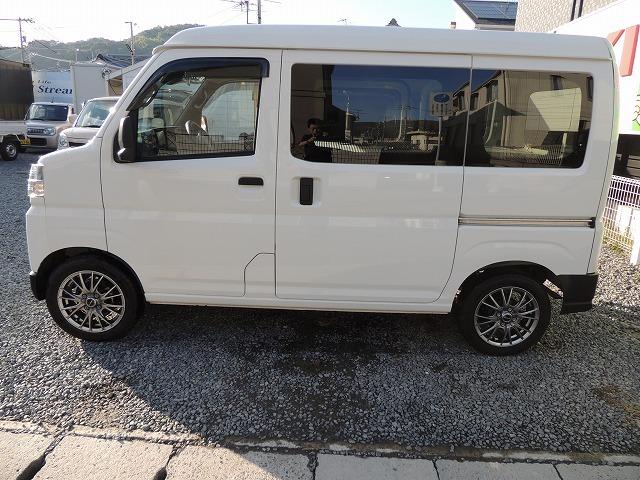 ハイゼットカーゴ ＤＸ　社外ナビ　キーレス　禁煙　スマートアシスト　アイドルストップ　ビルトインＥＴＣ　ハンドメイドベッドフレーム（7枚目）