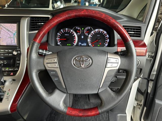 アルファード ３５０Ｓ　サンルーフ　純正メーカーナビ　バックカメラ　フルセグＴＶ　ＥＴＣ　左パワースライドドア　７人乗り　クルーズコントロール（20枚目）