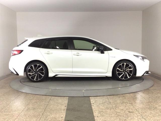 カローラツーリング ハイブリッドダブルバイビー　ＬＥＤ・フルセグ・メモリナビ・バックカメラ・純正ＡＷ・シートヒーター・ＥＴＣ　追突軽減ブレーキ　シートヒーター付　バックモニタ　地デジフルセグ　ＤＶＤ　横滑防止　ナビＴＶ　スマキー　ＬＥＤライト　ＰＳ（3枚目）