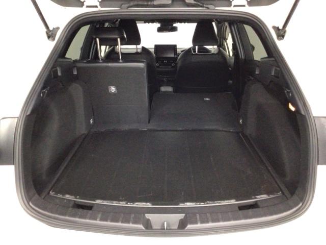 カローラツーリング ハイブリッドダブルバイビー　ＬＥＤ・フルセグ・メモリナビ・バックカメラ・純正ＡＷ・シートヒーター・ＥＴＣ　追突軽減ブレーキ　シートヒーター付　バックモニタ　地デジフルセグ　ＤＶＤ　横滑防止　ナビＴＶ　スマキー　ＬＥＤライト　ＰＳ（13枚目）