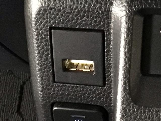 カローラツーリング ハイブリッドダブルバイビー　ＬＥＤ・フルセグ・メモリナビ・バックカメラ・純正ＡＷ・シートヒーター・ＥＴＣ　追突軽減ブレーキ　シートヒーター付　バックモニタ　地デジフルセグ　ＤＶＤ　横滑防止　ナビＴＶ　スマキー　ＬＥＤライト　ＰＳ（24枚目）