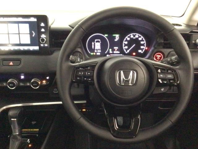 ヴェゼル ｅ：ＨＥＶＺ　ＬＥＤ・ホンダＣＯＮＮＥＣＴ・メモリナビ・バックカメラ・純正ＡＷ・ＥＴＣ　衝突回避支援ブレーキ機能　スマキ　Ｐトランク　フルオートエアコン　エアバッグ　両席エアバック　Ｒカメ　パワーウィンドウ　ソナー（11枚目）