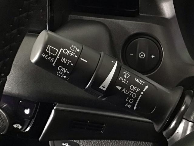 ヴェゼル ｅ：ＨＥＶＺ　ＬＥＤ・ホンダＣＯＮＮＥＣＴ・メモリナビ・バックカメラ・純正ＡＷ・ＥＴＣ　衝突回避支援ブレーキ機能　スマキ　Ｐトランク　フルオートエアコン　エアバッグ　両席エアバック　Ｒカメ　パワーウィンドウ　ソナー（16枚目）
