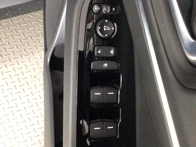 ヴェゼル ｅ：ＨＥＶＺ　ＬＥＤ・ホンダＣＯＮＮＥＣＴ・メモリナビ・バックカメラ・純正ＡＷ・ＥＴＣ　衝突回避支援ブレーキ機能　スマキ　Ｐトランク　フルオートエアコン　エアバッグ　両席エアバック　Ｒカメ　パワーウィンドウ　ソナー（29枚目）