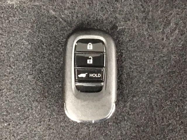 ヴェゼル ｅ：ＨＥＶＺ　ＬＥＤ・ホンダＣＯＮＮＥＣＴ・メモリナビ・バックカメラ・純正ＡＷ・ＥＴＣ　衝突回避支援ブレーキ機能　スマキ　Ｐトランク　フルオートエアコン　エアバッグ　両席エアバック　Ｒカメ　パワーウィンドウ　ソナー（30枚目）