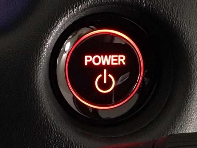 【スマートキー】持っているだけでエンジン始動や、ドアロックの開閉まで出来ちゃう賢く便利なスマートキーを装備！暗くなってもキー穴を捜す必要が無くとっても便利ですから人気の装備です♪