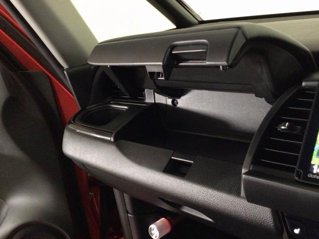 豊富に在庫を取り揃えています！軽自動車からミニバン、セダン、ＳＵＶ、話題のハイブリッド車など続々入荷しております！