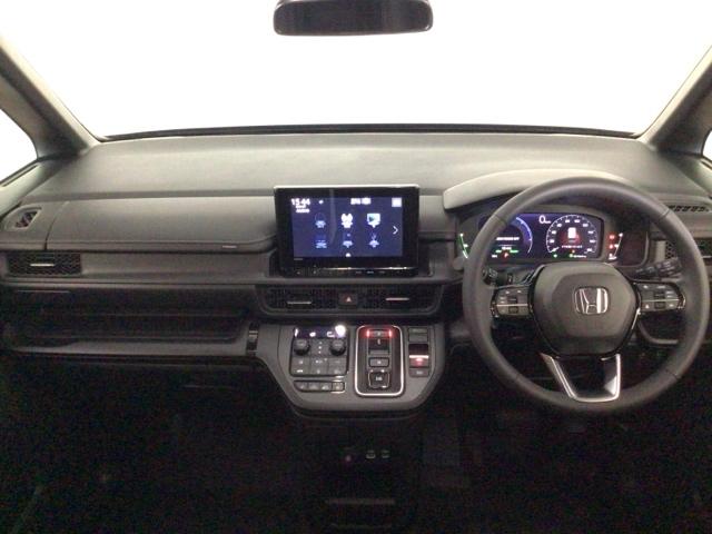 ステップワゴン ｅ：ＨＥＶスパーダ　ＬＥＤ・フルセグ・メモリナビ・バックカメラ・純正ＡＷ・ホンダＣＯＮＮＥＣＴ　デュアルエアコン　フルオートエアコン　ＥＳＣ　シートヒータ　キーフリー　ＬＥＤヘッドランプ　イモビ　ＡＢＳ　リアカメラ（4枚目）