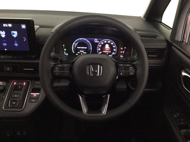 ステップワゴン ｅ：ＨＥＶスパーダ　ＬＥＤ・フルセグ・メモリナビ・バックカメラ・純正ＡＷ・ホンダＣＯＮＮＥＣＴ　デュアルエアコン　フルオートエアコン　ＥＳＣ　シートヒータ　キーフリー　ＬＥＤヘッドランプ　イモビ　ＡＢＳ　リアカメラ（13枚目）