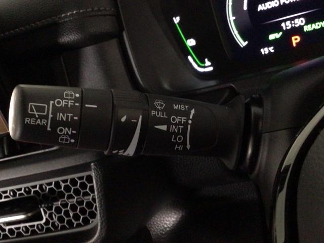 ステップワゴン ｅ：ＨＥＶスパーダ　ＬＥＤ・フルセグ・メモリナビ・バックカメラ・純正ＡＷ・ホンダＣＯＮＮＥＣＴ　デュアルエアコン　フルオートエアコン　ＥＳＣ　シートヒータ　キーフリー　ＬＥＤヘッドランプ　イモビ　ＡＢＳ　リアカメラ（17枚目）