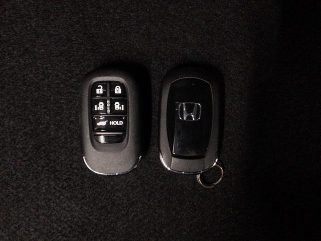 ステップワゴン ｅ：ＨＥＶスパーダ　ＬＥＤ・フルセグ・メモリナビ・バックカメラ・純正ＡＷ・ホンダＣＯＮＮＥＣＴ　デュアルエアコン　フルオートエアコン　ＥＳＣ　シートヒータ　キーフリー　ＬＥＤヘッドランプ　イモビ　ＡＢＳ　リアカメラ（30枚目）