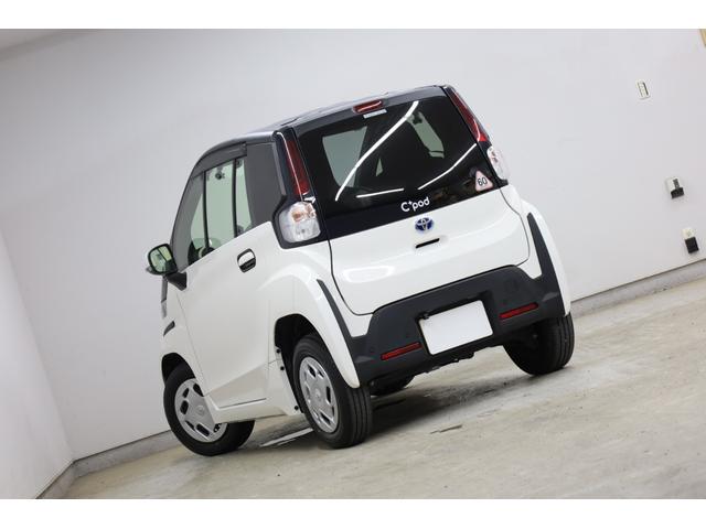 シーポッド Ｇ　電気自動車　ワンオーナー　プリクラッシュセーフティ　パーキングサポートブレーキ　クリアランスソナー　禁煙　ＬＥＤオートライト　シートヒーター　オートエアコン　ドラレコ　電動格納ミラー　純正フロアマット（11枚目）