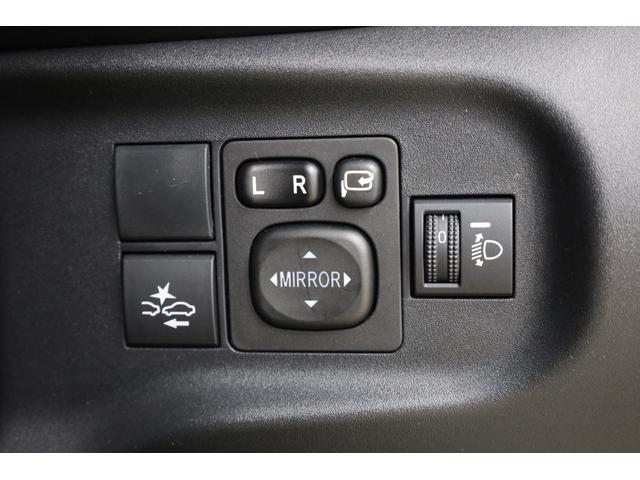 シーポッド Ｇ　電気自動車　ワンオーナー　プリクラッシュセーフティ　パーキングサポートブレーキ　クリアランスソナー　禁煙　ＬＥＤオートライト　シートヒーター　オートエアコン　ドラレコ　電動格納ミラー　純正フロアマット（60枚目）