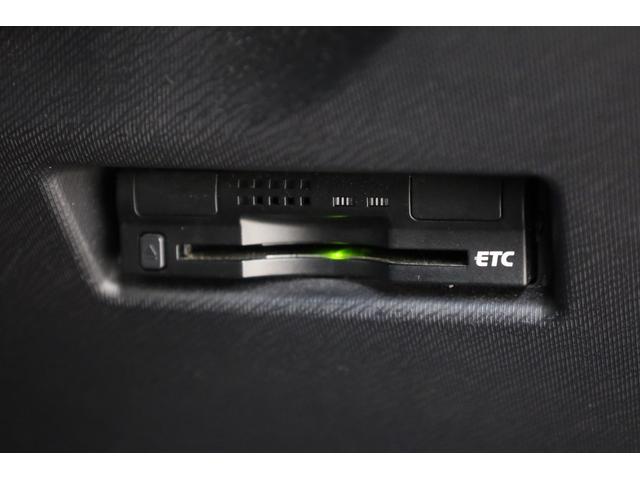アクア Ｇ　Ｇ’ｓ　スマートキー＆プッシュスタート　Ｇ’ｓ専用１７インチＡＷ　Ｇ’ｓ専用ハーフレザーシート　シートヒーター　禁煙　純正ＳＤナビ　Ｂカメラ　ＥＴＣ　オートエアコン　ＬＥＤビーム　Ｇ’ｓ専用フロアマット（10枚目）