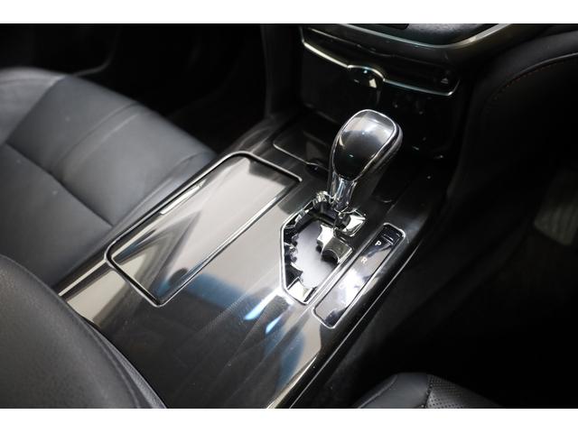 クラウンハイブリッド アスリートＧ　電動サンルーフ　本革シート　メモリー付きパワーシート　シートヒーター＆クーラー　スパッタリング純正ＯＰ１８インチＡＷ　純正８型ＨＤＤナビ　Ｂカメラ　禁煙車　後席サンシェード　２０２５年製ヨコハマタイヤ（53枚目）