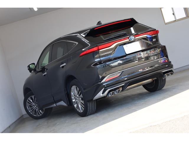 ハリアーハイブリッド Ｚ　レザーパッケージ　ワンオーナー　本革シート　モデリスタフルエアロ　ＪＢＬプレミアムサウンド　純正１２．３型ディスプレイ　全方位カメラ　セーフティセンス　ＰＫＳＢ　ＢＳＭ　ＨＵＤ　純正１９インチＡＷ　パワーバックドア（11枚目）