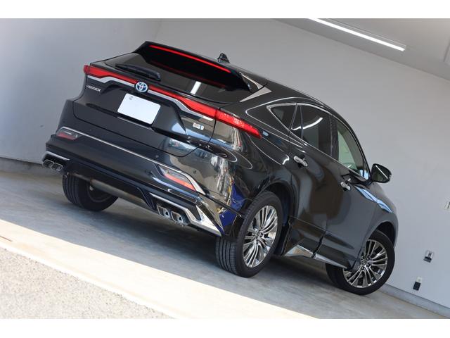 ハリアーハイブリッド Ｚ　レザーパッケージ　ワンオーナー　本革シート　モデリスタフルエアロ　ＪＢＬプレミアムサウンド　純正１２．３型ディスプレイ　全方位カメラ　セーフティセンス　ＰＫＳＢ　ＢＳＭ　ＨＵＤ　純正１９インチＡＷ　パワーバックドア（12枚目）