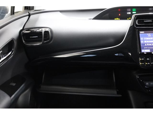 TOYOTA PRIUS A PREMIUM TOURING SELECTION