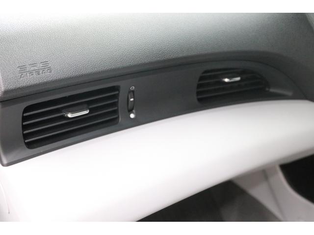 α　禁煙車　スマートキー　ＨＩＤオートライト　フォグランプ　クルーズコントロール　クリアランスソナー　ナビ　ＣＤ／ＤＶＤ　ＵＳＢ　バックカメラ　ＥＴＣ　ＡＢＳ　オートエアコン　スマートキー２個　横滑り防止(49枚目)