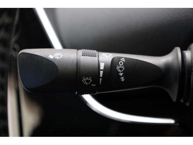 プリウスPHV Sセーフティパッケージ 後期型5人乗り モデリスタフルエアロ 純正9型SDナビ 全方位カメラ 禁煙車 セーフティセンス ICS BSM LEDヘッドライト レオニン18インチAW レーダークルコン ETC 純正ラゲージトレイ(61枚目)