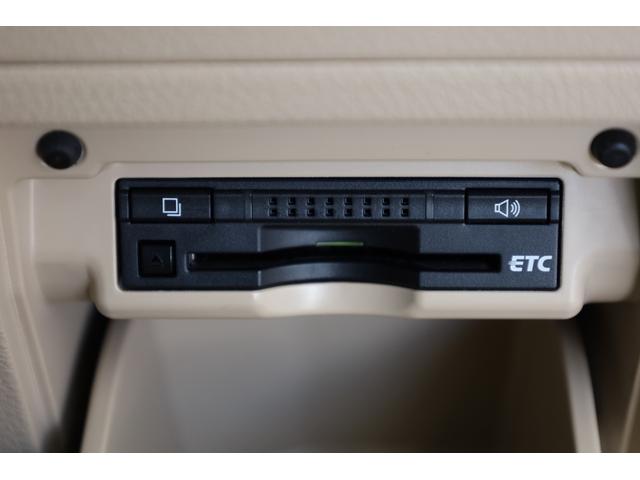 ヴェルファイア ２．４Ｘ　両側電動スライドドア　禁煙車　純正８型ＨＤＤナビ　ＢＴ接続　バックカメラ　クリアランスソナー　左右独立ＡＡＣ　リヤＡＡＣ　ＨＩＤヘッドライト　オートライト　純正１６インチＡＷ　ＥＴＣ　純正フロアマット（9枚目）