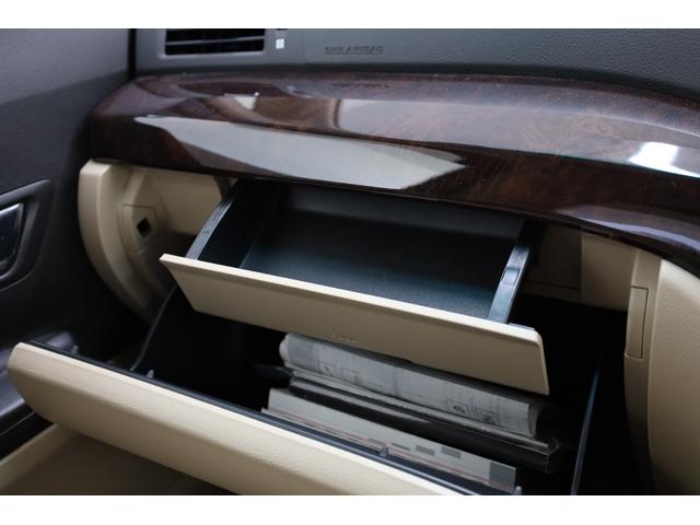 ヴェルファイア ２．４Ｘ　両側電動スライドドア　禁煙車　純正８型ＨＤＤナビ　ＢＴ接続　バックカメラ　クリアランスソナー　左右独立ＡＡＣ　リヤＡＡＣ　ＨＩＤヘッドライト　オートライト　純正１６インチＡＷ　ＥＴＣ　純正フロアマット（43枚目）