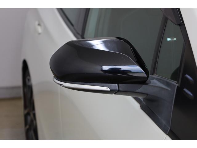 プリウスＰＨＶ Ｓ　ＧＲスポーツ　後期型　５人乗り　純正９型ＳＤナビ　ＢＴ接続　バックカメラ　禁煙車　セーフティセンス　レーダークルーズ　ＧＲ専用１８インチアルミ　前席シートヒーター　ＥＴＣ　ＬＥＤヘッドライト　純正フロアマット（34枚目）