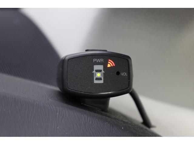 プリウス Ｇツーリングセレクションレザーパッケージ　後期型　本革シート　プリクラッシュセーフティ　ＨＵＤ　タッチトレーサーディスプレイ　クリアランスソナー　純正ＨＤＤナビ　Ｂカメラ　純正１７インチＡＷ　　パワーシート　シートヒーター　ＬＥＤヘッドライト（9枚目）