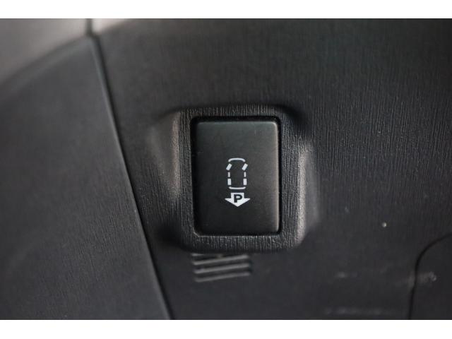 プリウス Ｇツーリングセレクションレザーパッケージ　後期型　本革シート　プリクラッシュセーフティ　ＨＵＤ　タッチトレーサーディスプレイ　クリアランスソナー　純正ＨＤＤナビ　Ｂカメラ　純正１７インチＡＷ　　パワーシート　シートヒーター　ＬＥＤヘッドライト（15枚目）