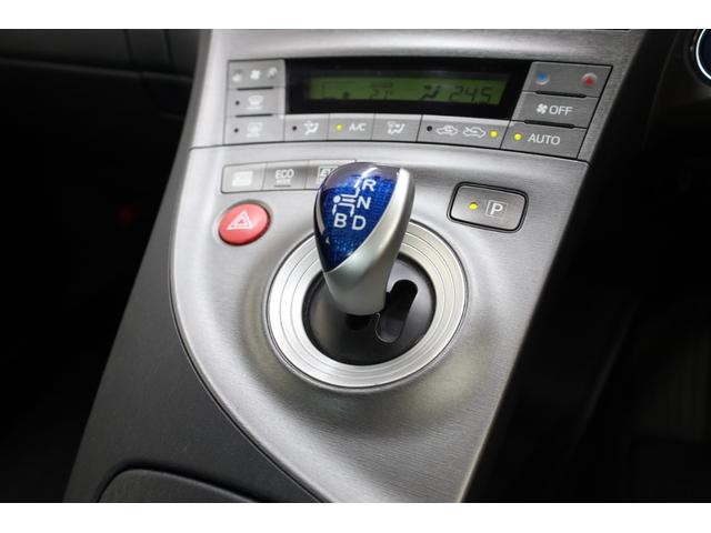 プリウス Ｇツーリングセレクションレザーパッケージ　後期型　本革シート　プリクラッシュセーフティ　ＨＵＤ　タッチトレーサーディスプレイ　クリアランスソナー　純正ＨＤＤナビ　Ｂカメラ　純正１７インチＡＷ　　パワーシート　シートヒーター　ＬＥＤヘッドライト（56枚目）