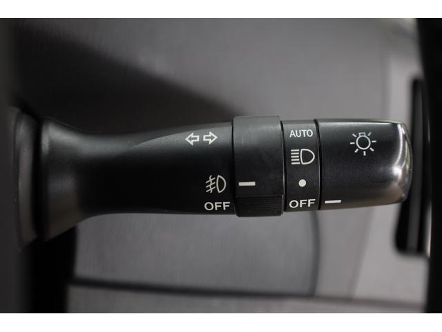 プリウス Ｇツーリングセレクションレザーパッケージ　後期型　本革シート　プリクラッシュセーフティ　ＨＵＤ　タッチトレーサーディスプレイ　クリアランスソナー　純正ＨＤＤナビ　Ｂカメラ　純正１７インチＡＷ　　パワーシート　シートヒーター　ＬＥＤヘッドライト（63枚目）