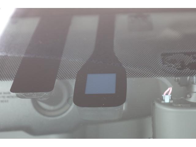 プリウス Ｇツーリングセレクションレザーパッケージ　後期型　本革シート　プリクラッシュセーフティ　ＨＵＤ　タッチトレーサーディスプレイ　クリアランスソナー　純正ＨＤＤナビ　Ｂカメラ　純正１７インチＡＷ　　パワーシート　シートヒーター　ＬＥＤヘッドライト（72枚目）