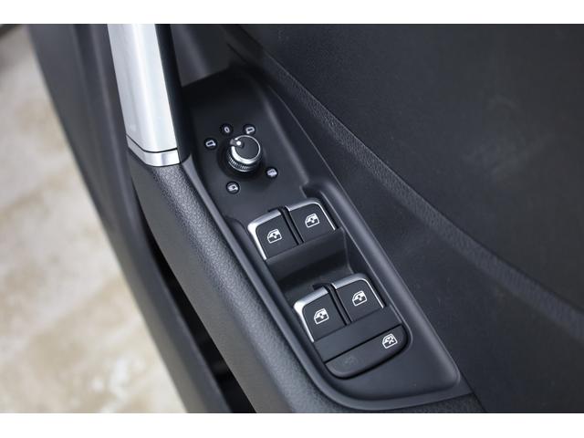 Ｑ２ ３５ＴＦＳＩシリンダーオンデマンドスポーツ　ユーザー下取車　アウディプレセンスフロント　純正８．３型ディスプレイ　Ｂカメラ　クリアランスソナー　左右独立ＡＡＣ　電動ＰＫＧ　純正１７インチＡＷ　パワーバックドア　ＬＥＤヘッドライト　オートライト（68枚目）
